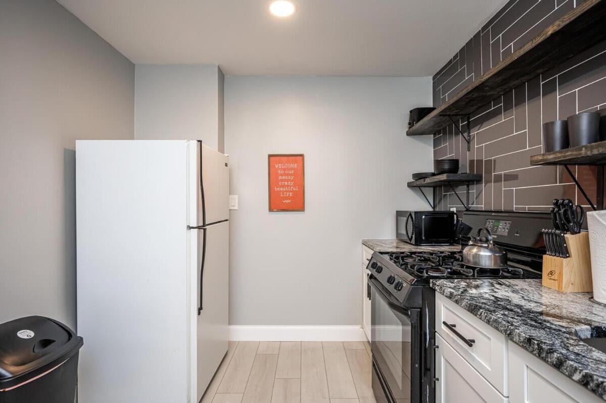 Сasa de vacaciones Atl Downtown 2br King Bed Free Parking Lm1003 *